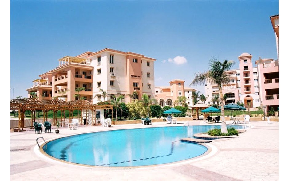 استوديو  للايجار فى دريم لاند بدون فرش