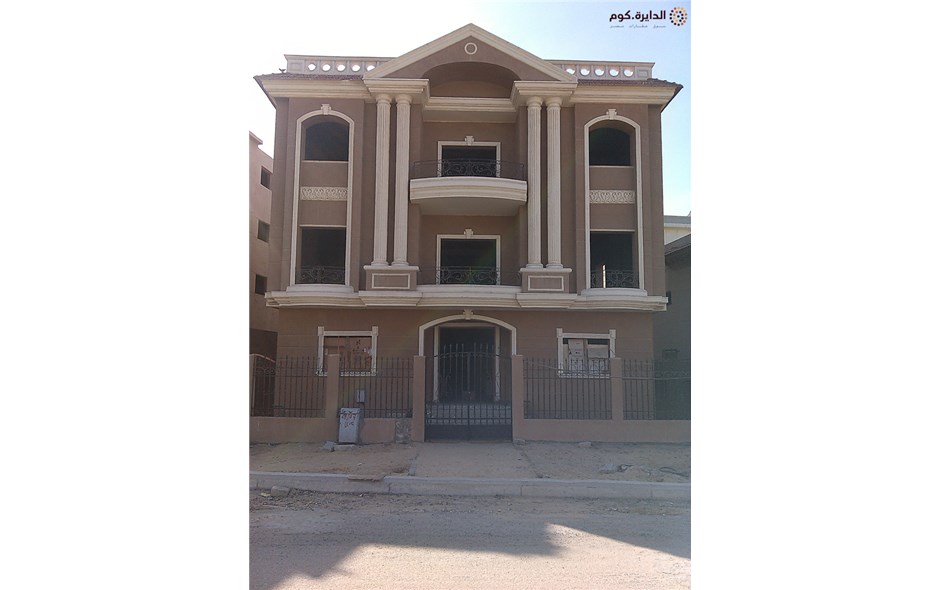 فيلا مميزه بجنوب الاكاديميه للبيع