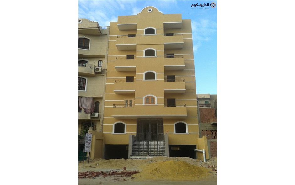 مخزن للبيع بموقع رائع 