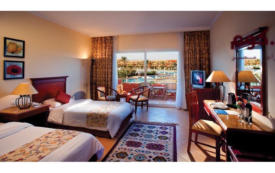 فيلا 260م سوبر لوكس استلام فورى بأول صف عالبحر بالساحل الشمالى بقريه امواج 