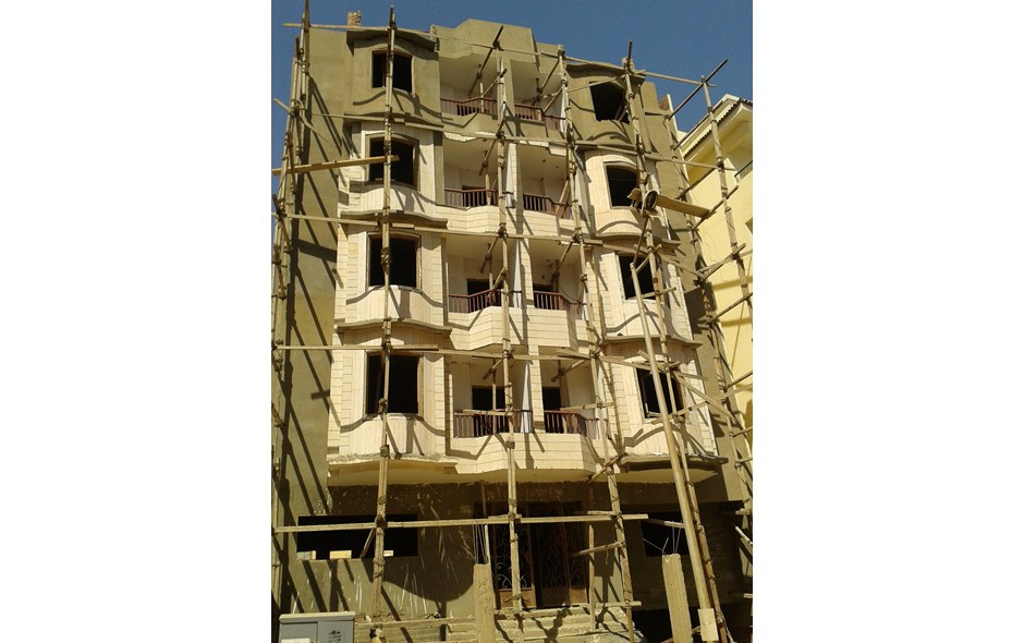 لعشاق السكن الراقى شقة بالهضبة الوسطى الحى الرابع 105م 