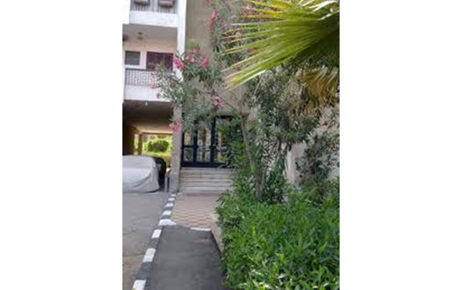 فرصة لا تعوض للبيع شقة سكنية بعمارات المثلث