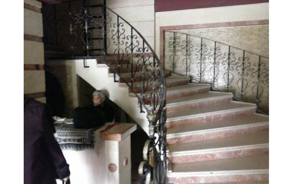 شقه للبيع بابراج العائله - العجمى 