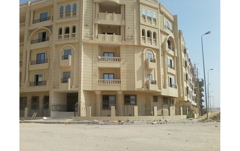 للبيع شقه 235م بحرى شارع رئيسى بتسهيلات بالبنفسج 