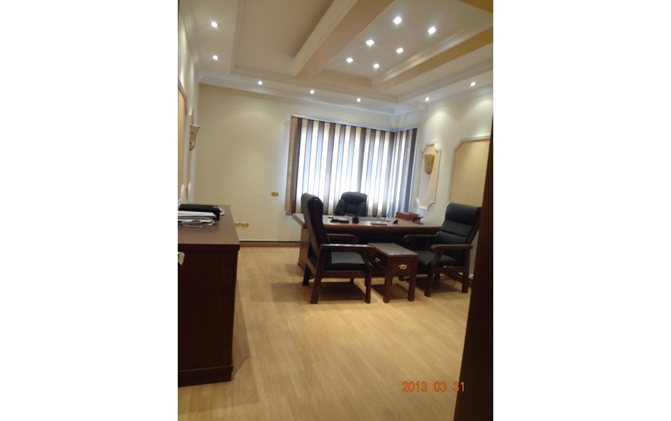 شقة للبيع بوسط البلد امام دار القضاء