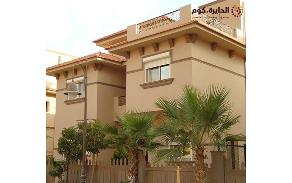 توين هاوس للبيع بكمبوند كامل الخدمات والمرافق استلام فوري بتسهيلات 