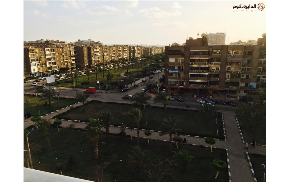 شقة بمنطقة راقية بشيراتون - ش رئيسي