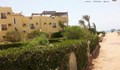شاليه بيطل على حمام سباحه والبحر 3 غرف براس سدر 