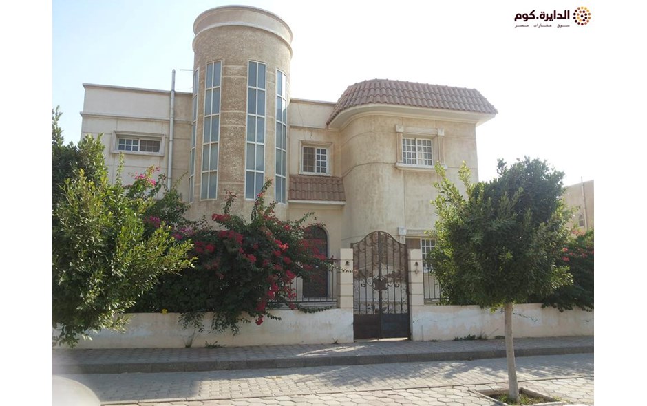 فيلا مستقله باحسن موقع بيفرلي هيلز  600م