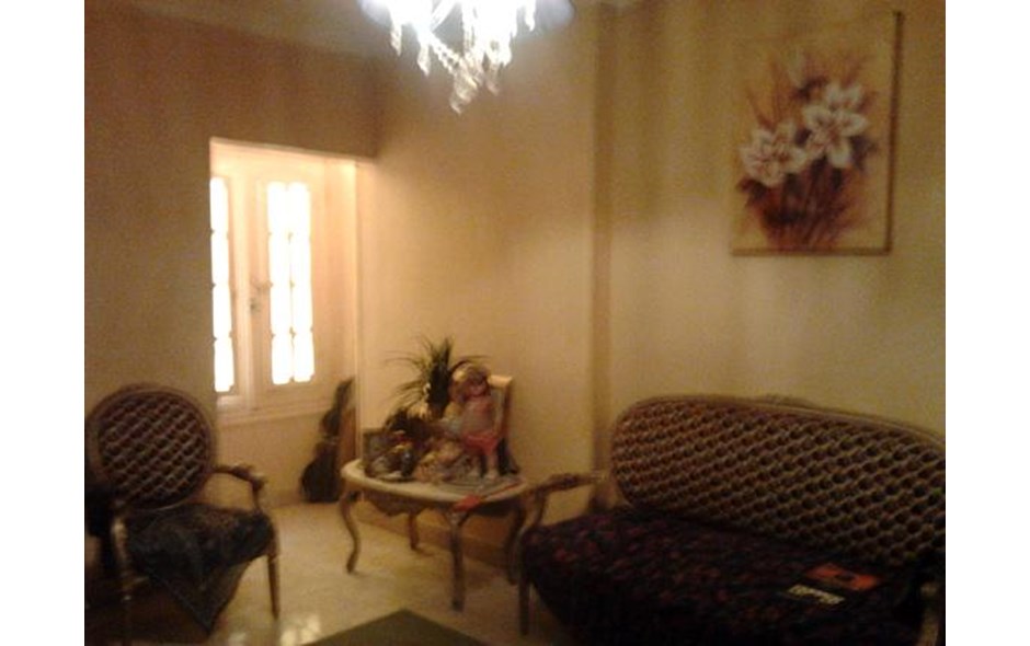 للبيع شقة صغيرة بالمعادى مفروشة بالكامل- بسعر لقطه للجاادين فقط - 