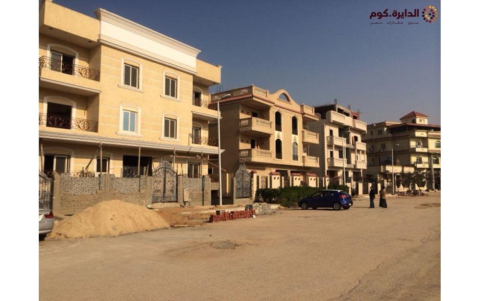 شقه للبيع بجنوب الأكاديميه أ 