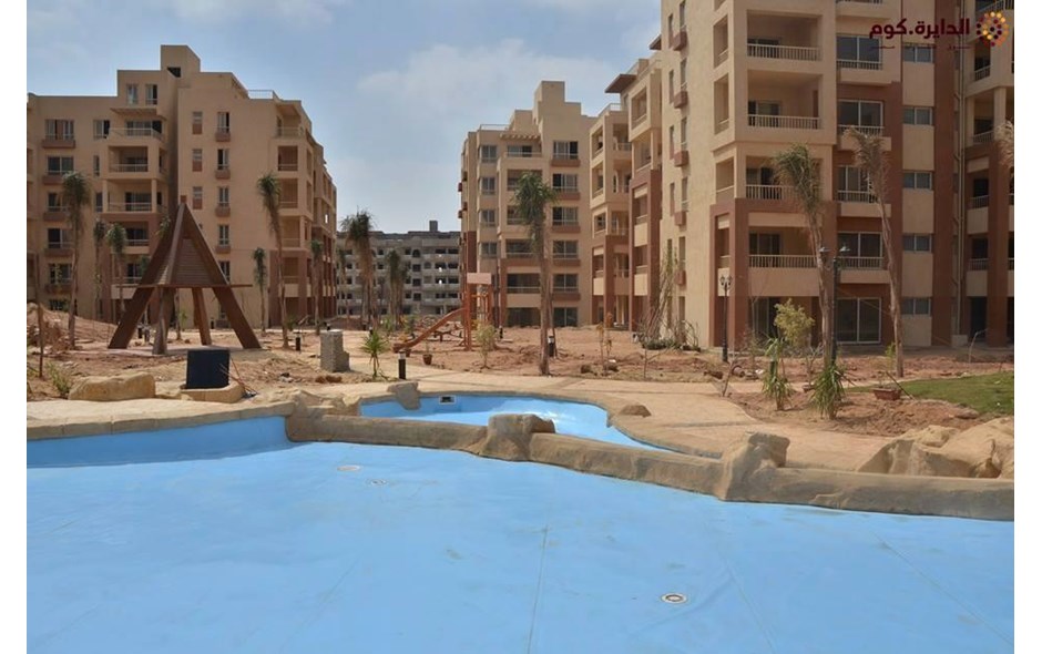 شقة دوبلكس للبيع 130متر معها الروف 100متر كمبوند جاردن هيلز 470الف 