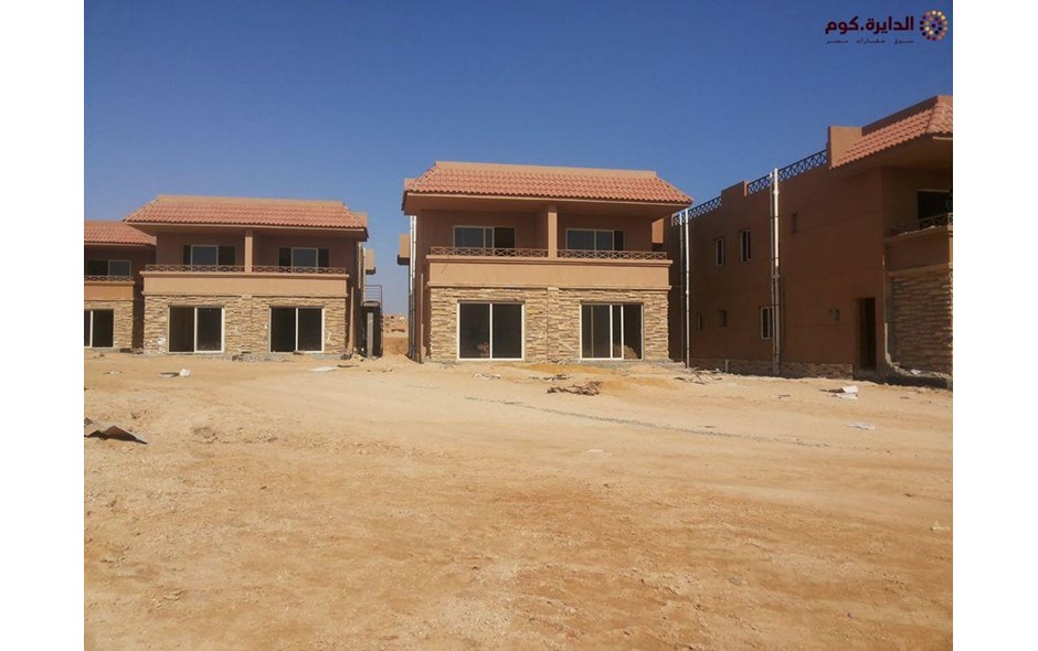 شاليه غرفتين وريسبشن بقريه ماليبو بالعين السخنه 92م