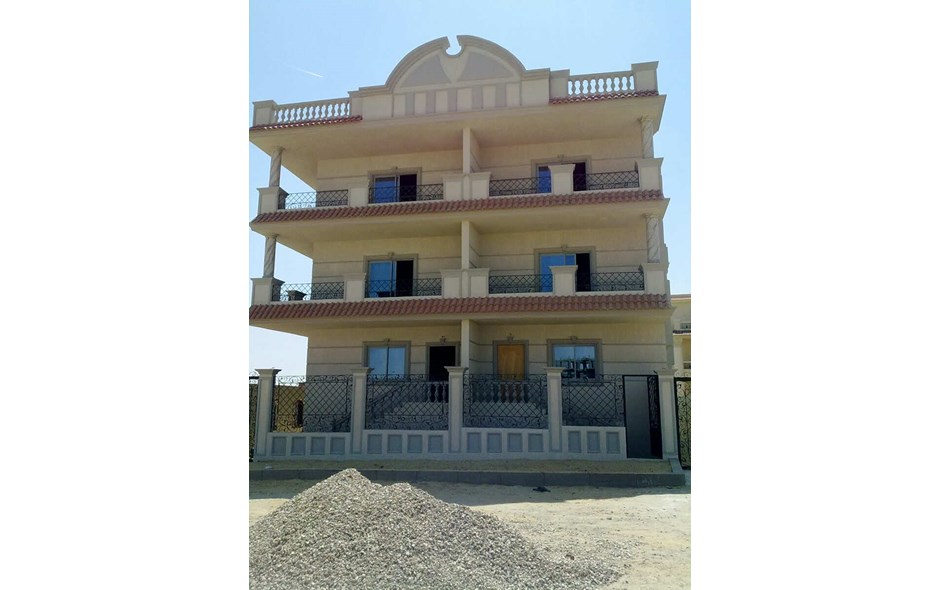 شقة بفيلا بالحي الثالث الشروق