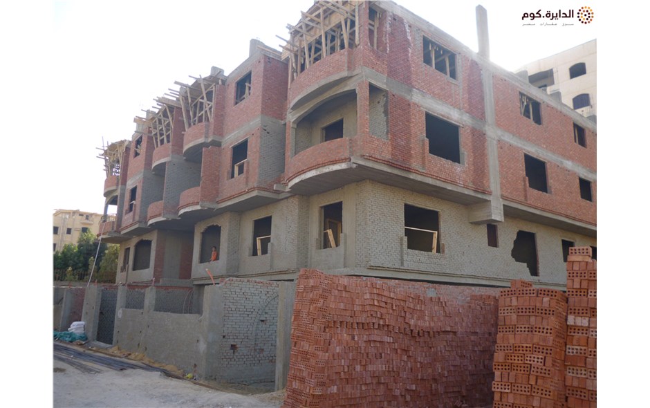 فرصة مميزة للشباب بأفضل مواقع حدائق الأهرام شقة 96م للبيع بالتقسيط .